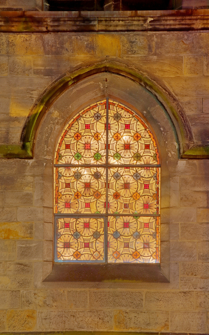 St.-Jakobi-Kirche Peine Fassade Kirchenfenster Glasgemälde Nacht