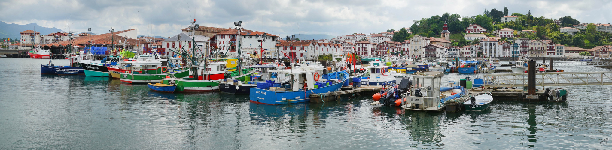 St JEAN DE LUZ, côté port....