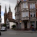 St. Kilianikirche und Fachwerk in Höxter.