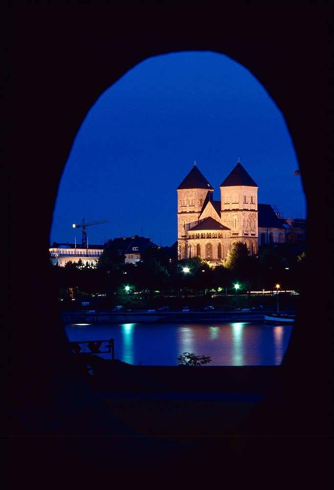 St. Kunibert vom Rheinpark aus fotografiert (1994)