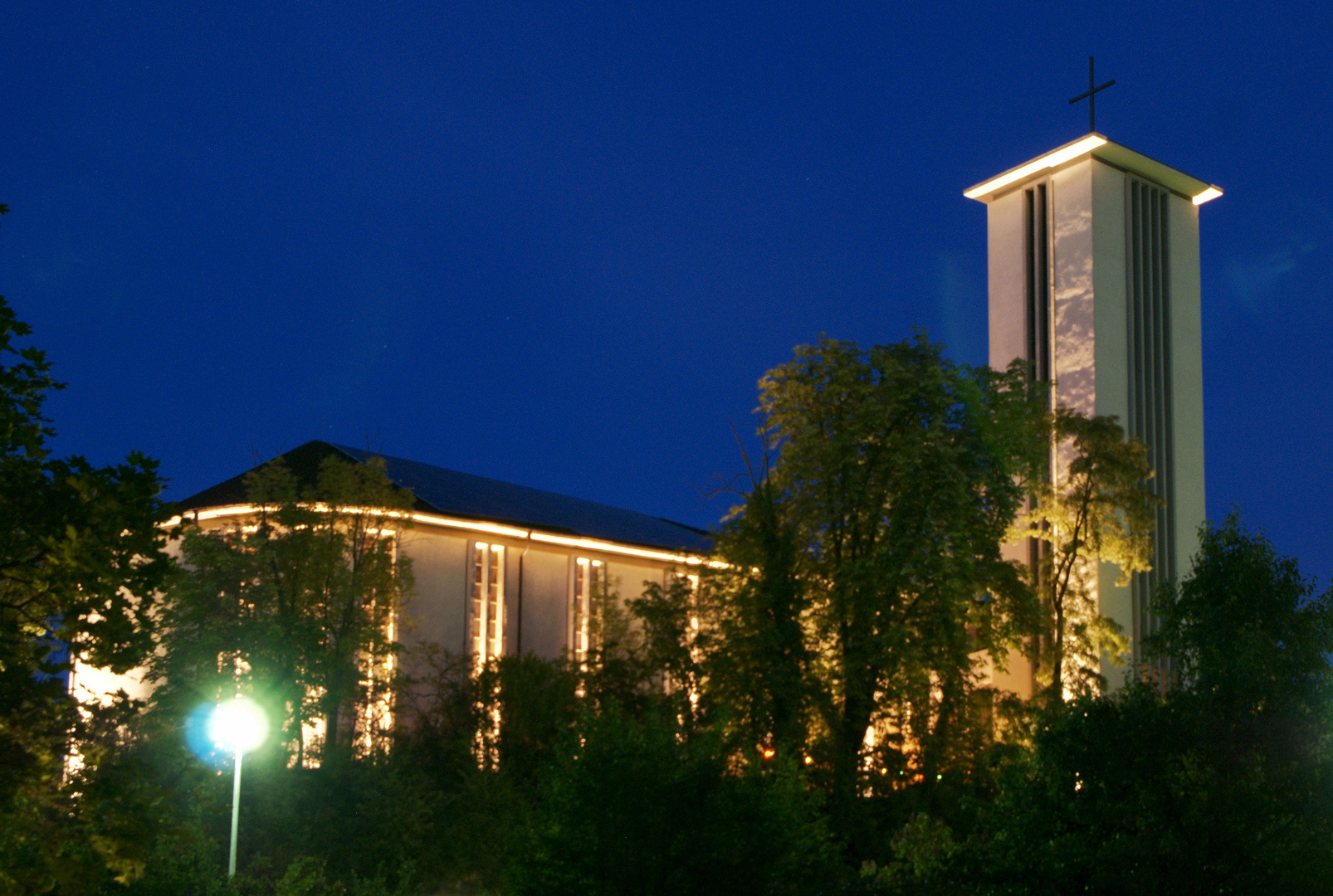 St. Laurentius bei Nacht