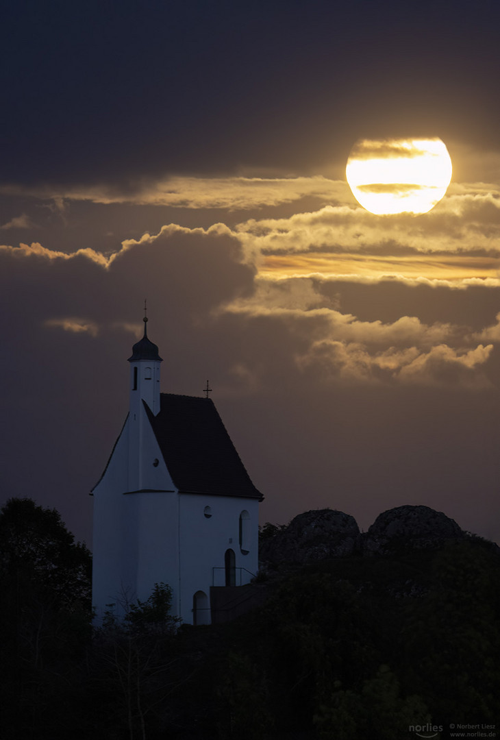 St. Margaretha mit Vollmond