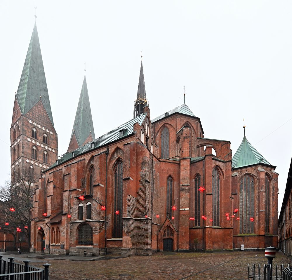 St. Marien Kirche Lübeck in der Adventzeit 2020 Foto & Bild