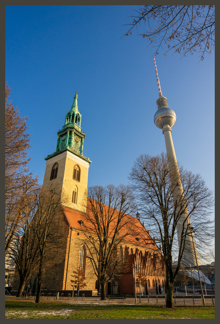 St. Marien und Fernsehturm Berlin