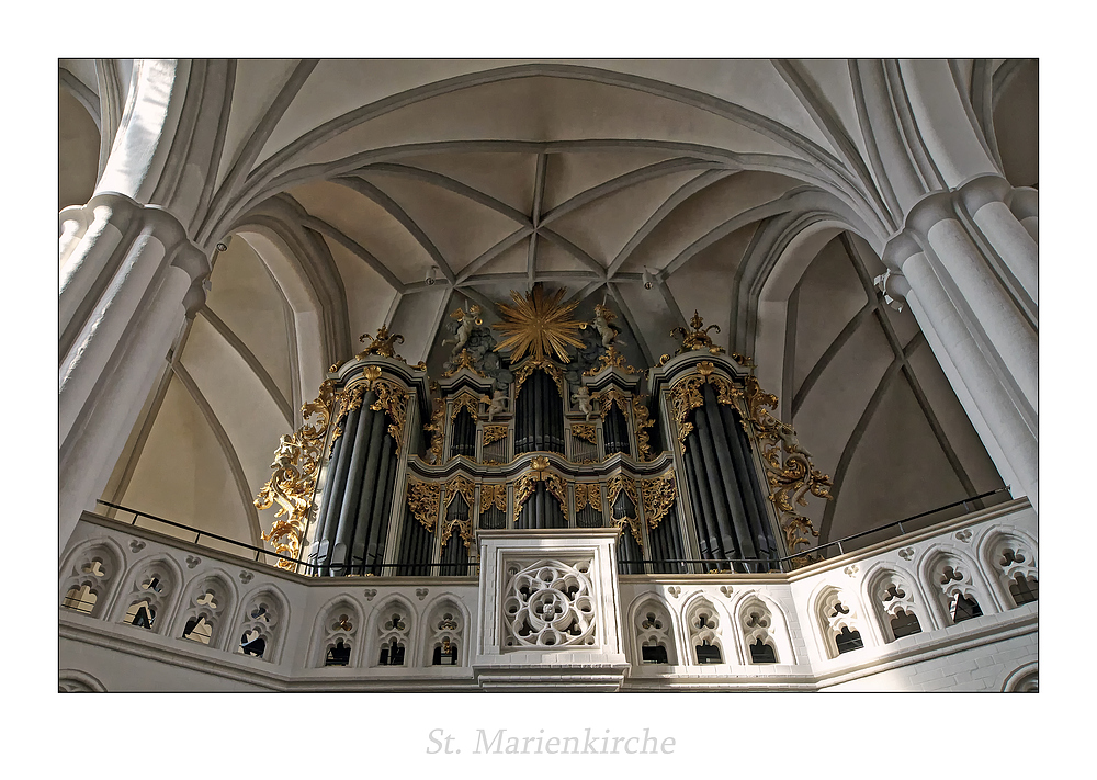 St. Marienkirche-Berlin " Blick zur Orgel aus meiner Sicht..."