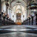 St. Maximilian in der Düsseldorfer Altstadt ......