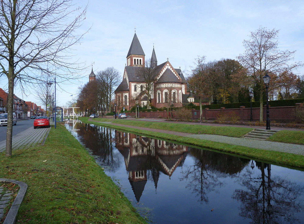 ST. Michael-Basilika   in Papenburg