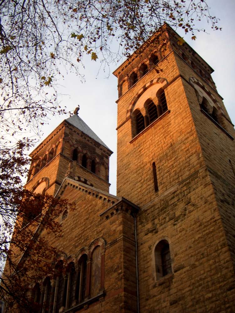 St Michael in der Morgensonne