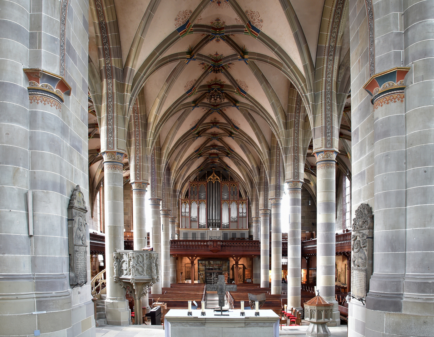 St. Michael (Schwäbisch Hall) Blick durchs Hauptschiff