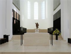 St. Moritzkirche, Altarbereich