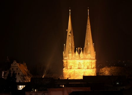 St.-Nicolai-Kirche in der Nacht