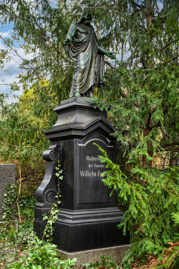 St. Nicolai- und St. Marien-Friedhof I 02