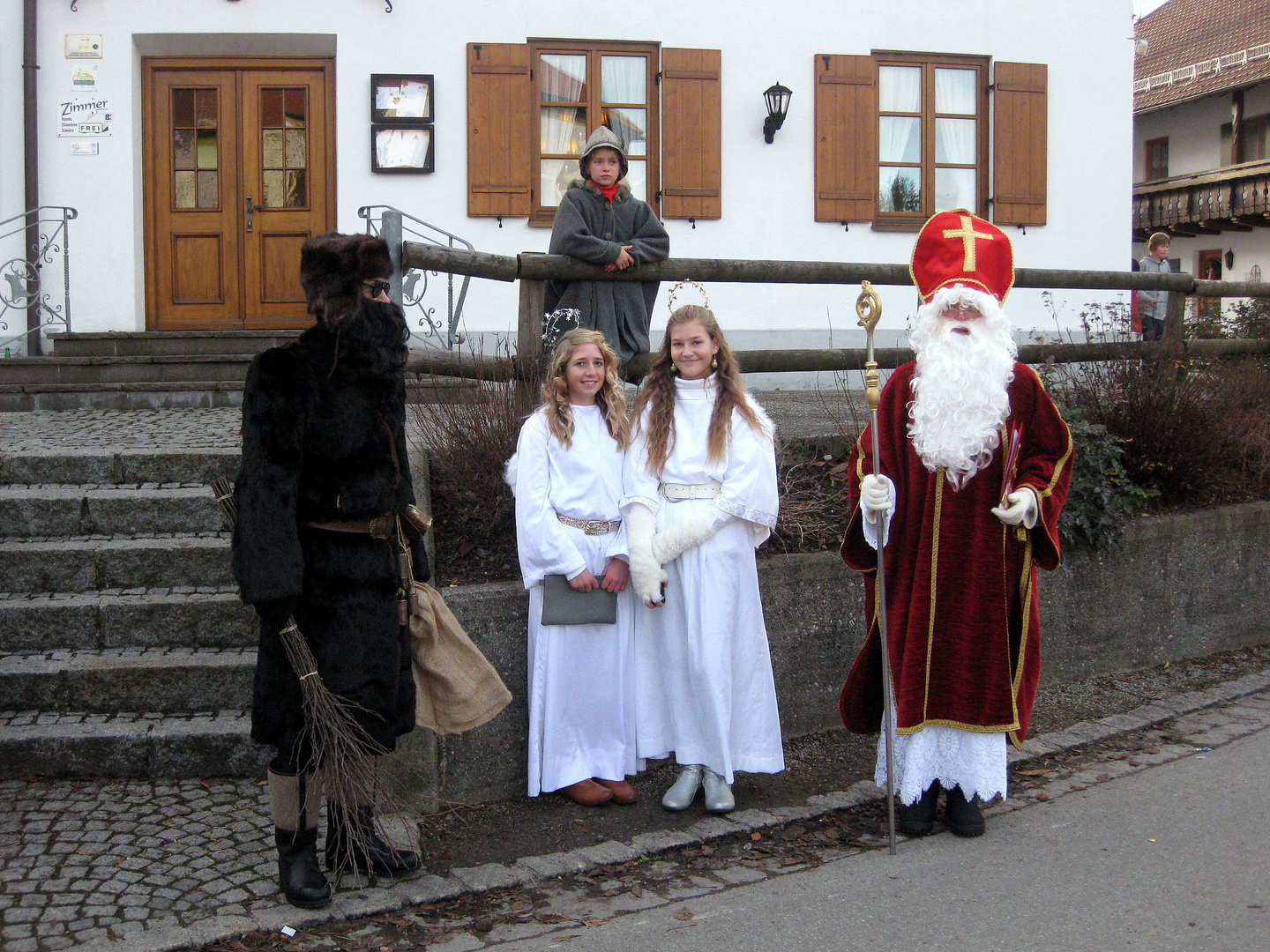 St. Nikolaus mit Knecht Rupprecht und Engel