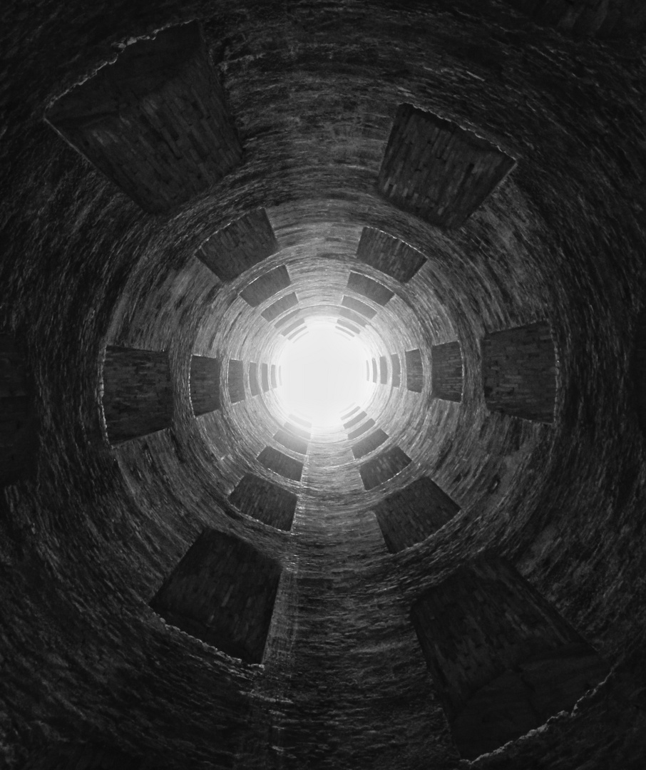 St. Patrick's well, Orvieto, Umbria, Italy.20210509.1