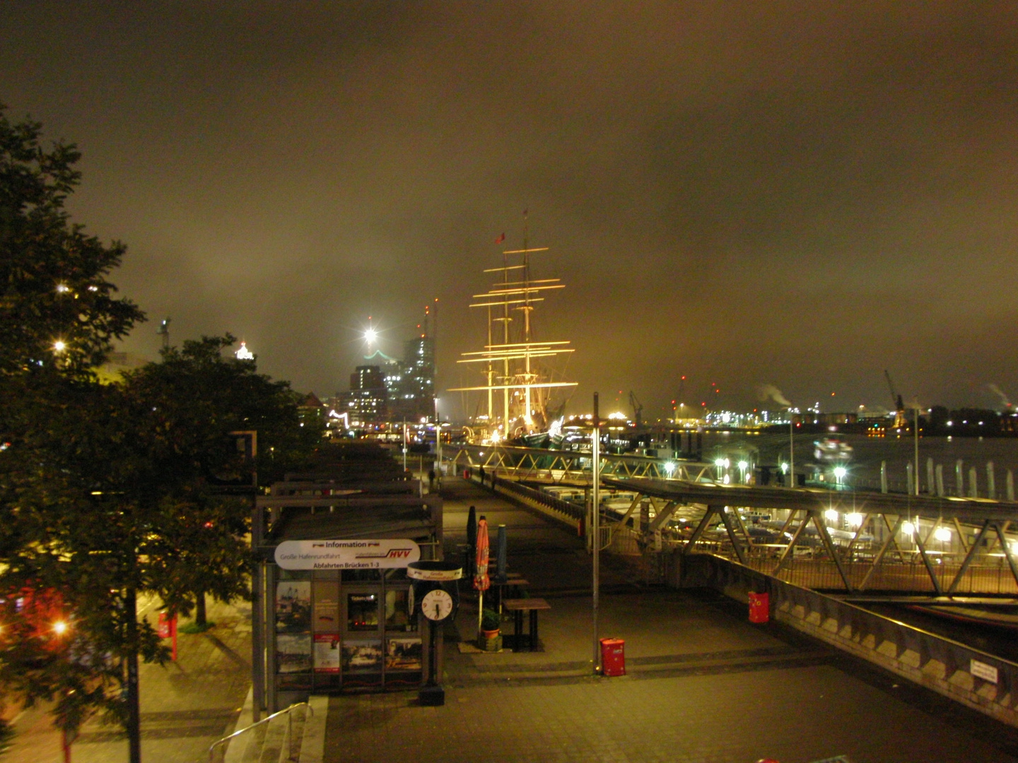 St. Pauli bei Nacht