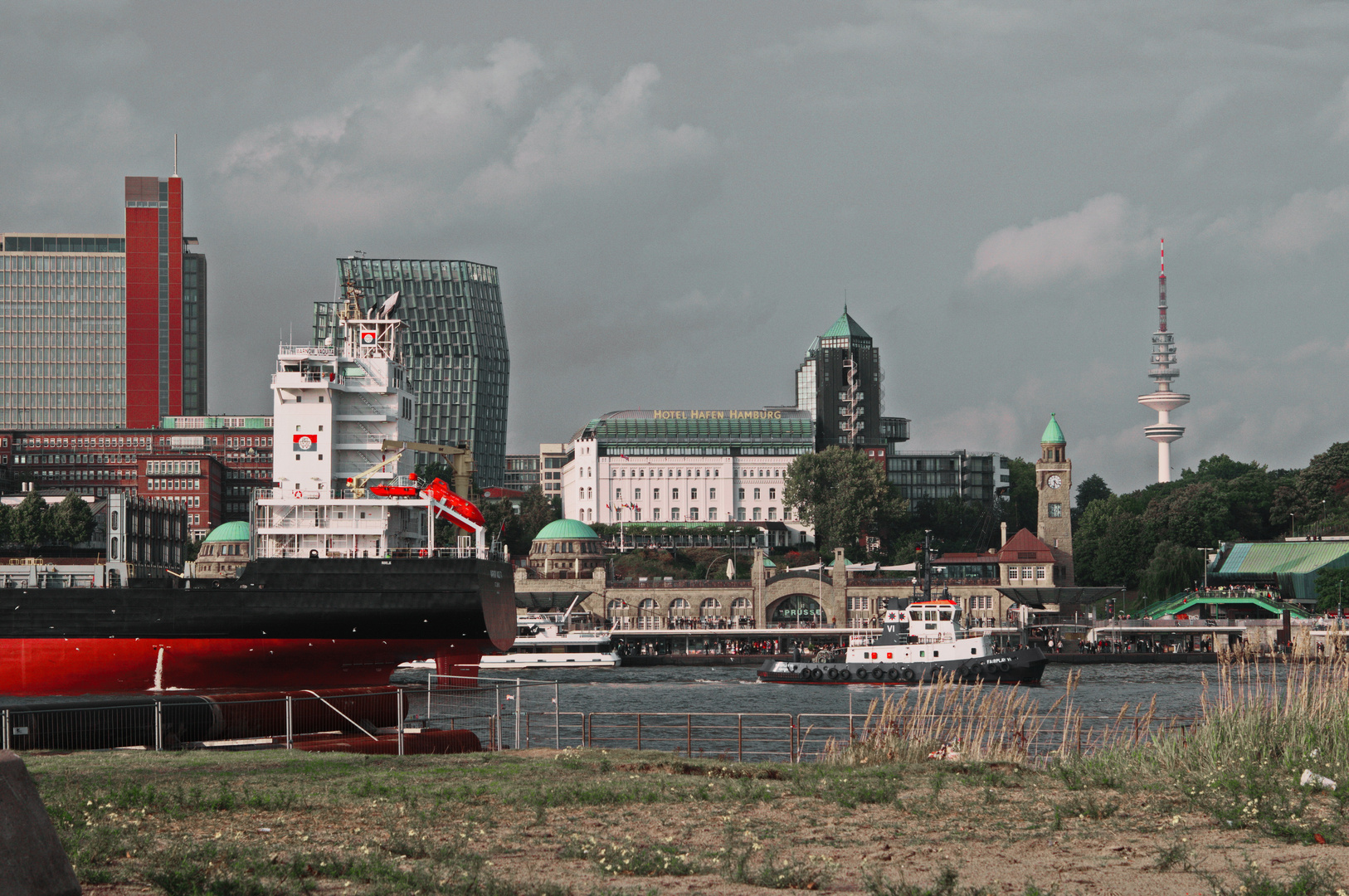 St. Pauli Landungsbrücken .