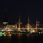 St. Pauli Landungsbrücken bei Nacht