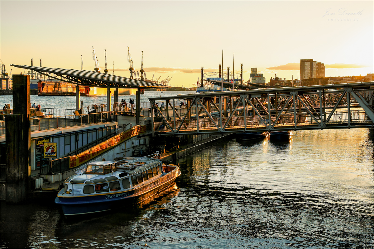 St. Pauli Landungsbrücken  