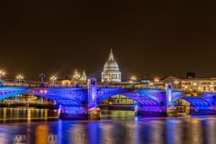 St. Paul's Cathedral über London Bridge