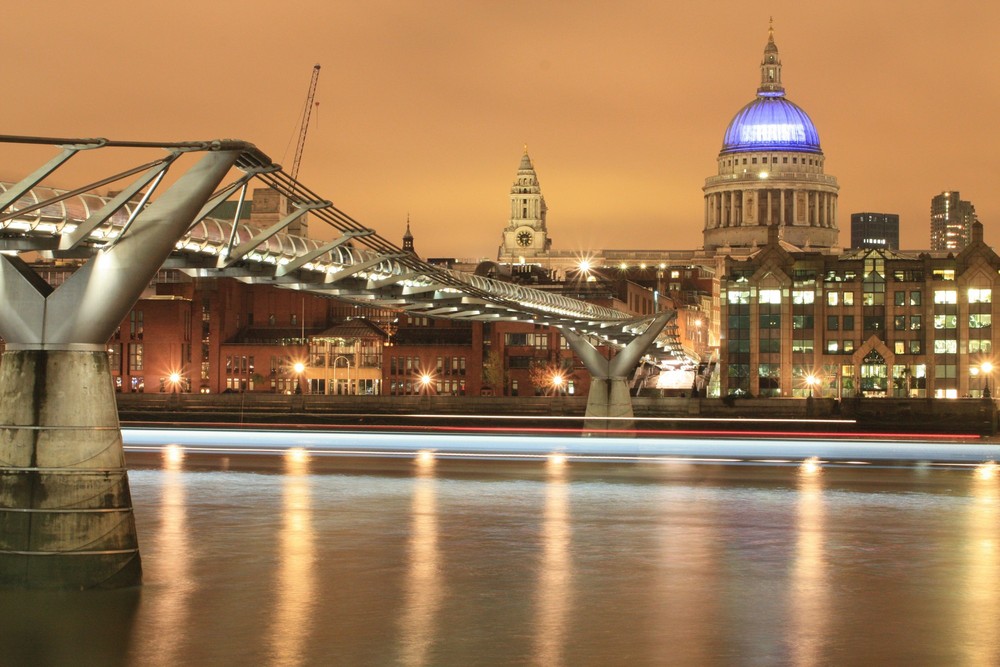 St. Pauls mit Millenium Bridge