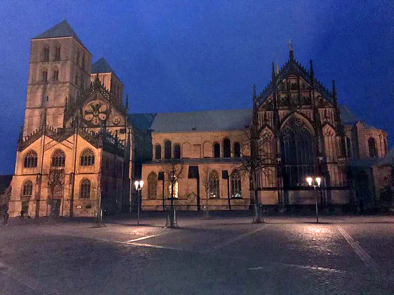 St. Paulus-Dom Münster bei Nacht