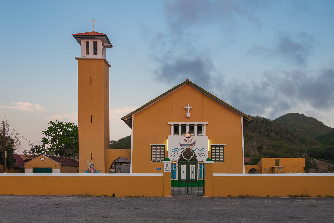 St. Peter Church, Westpunt