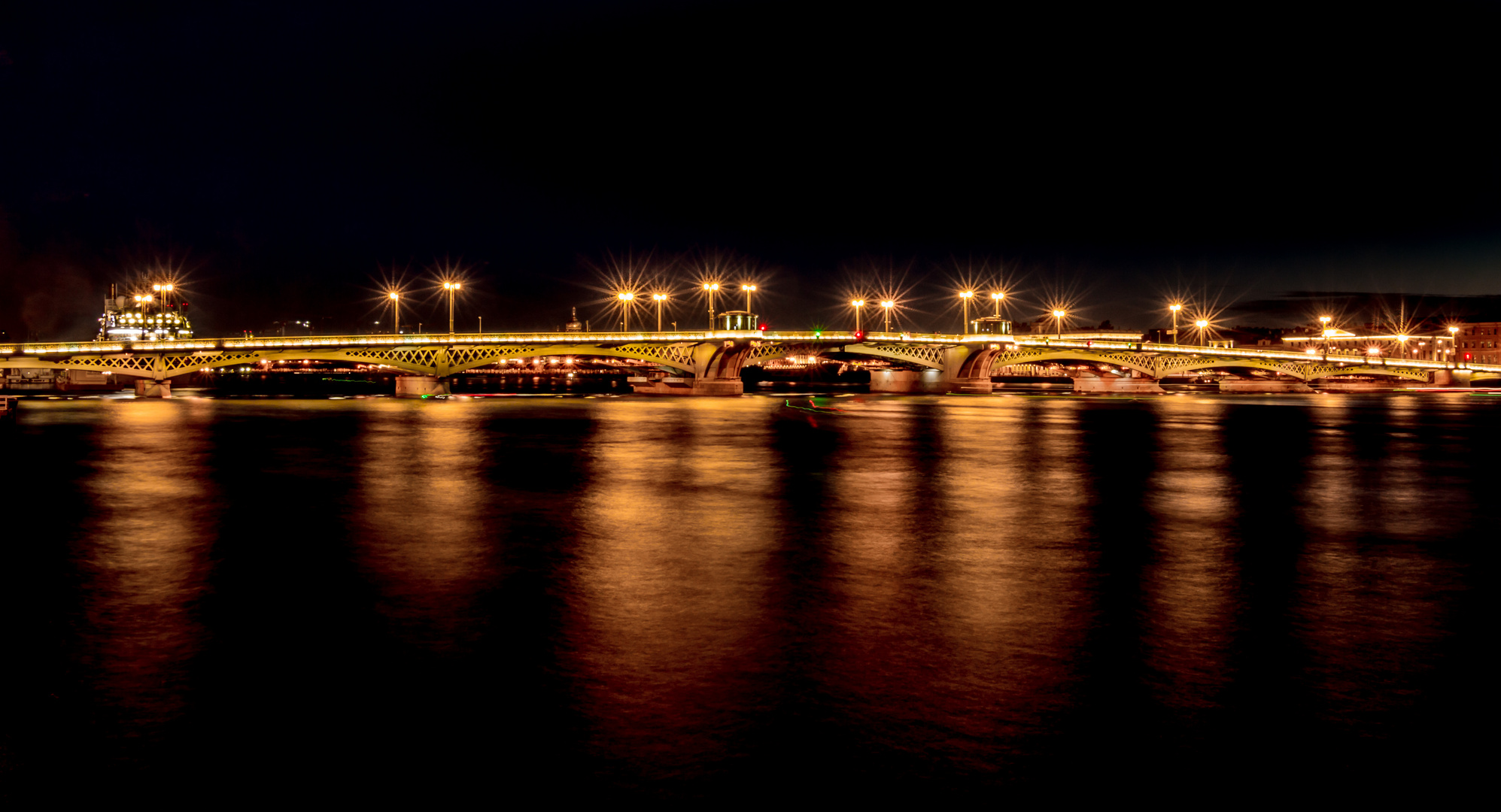 St. Petersburg, Blagowschenski Bridge