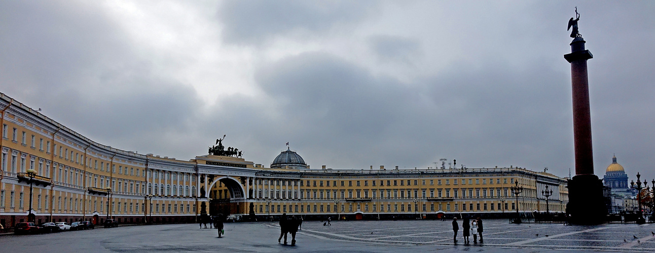 St. Petersburg, Palastplatz im Herbst