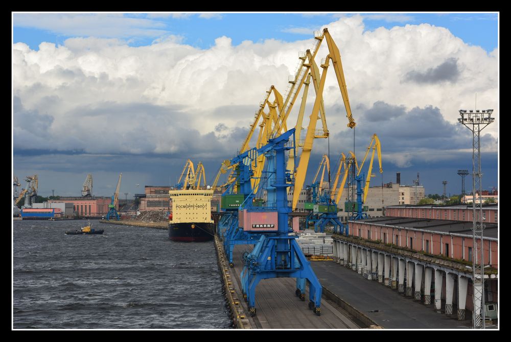 St. Petersburg (Russland) – Hafenmotiv -1