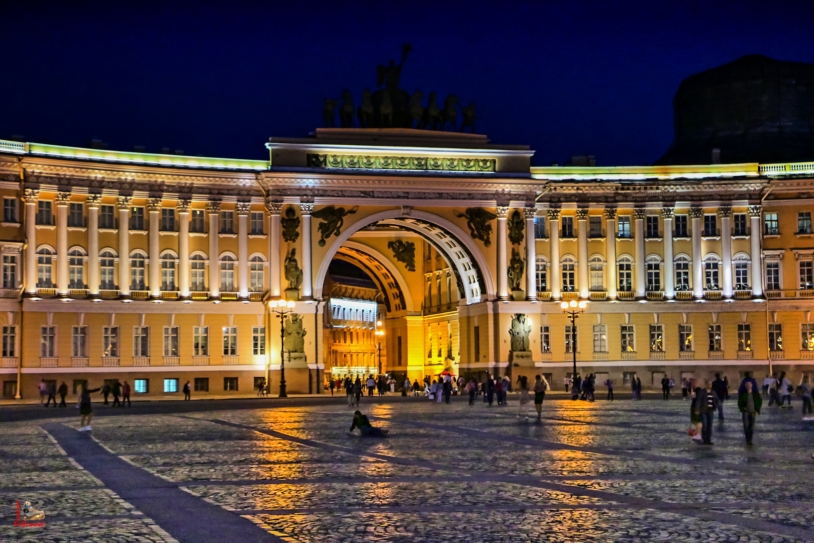 St. Petersburg - Triumphbogen der Eremitage