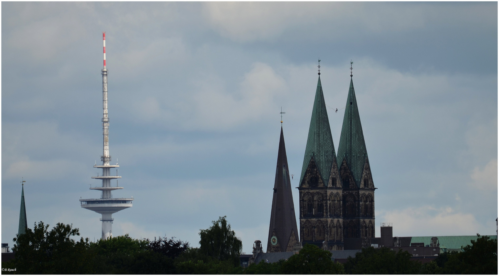 St. Petri-Dom und Fernsehturm in Bremen