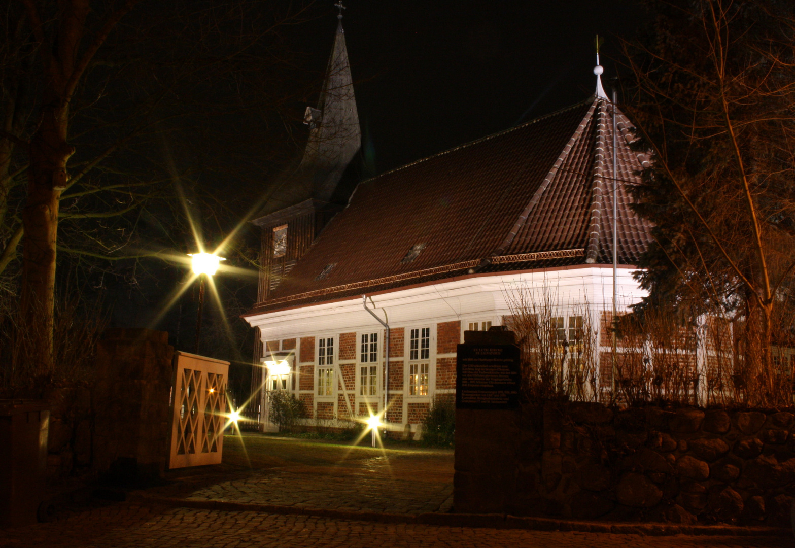 St. Salvatoris in Geesthacht bei Nacht