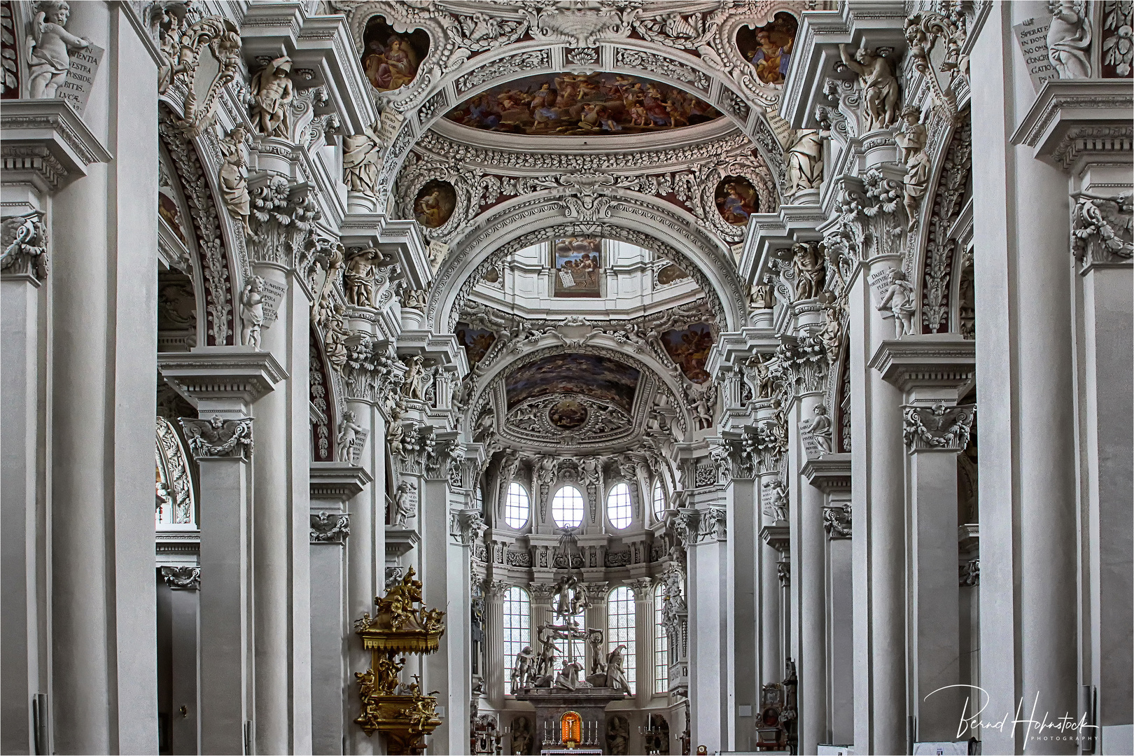 St. Stephan zu Passau .....