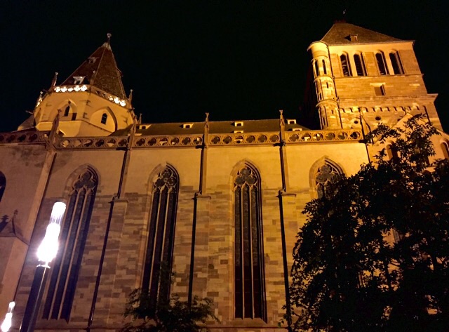 St. Thomas in der Nacht
