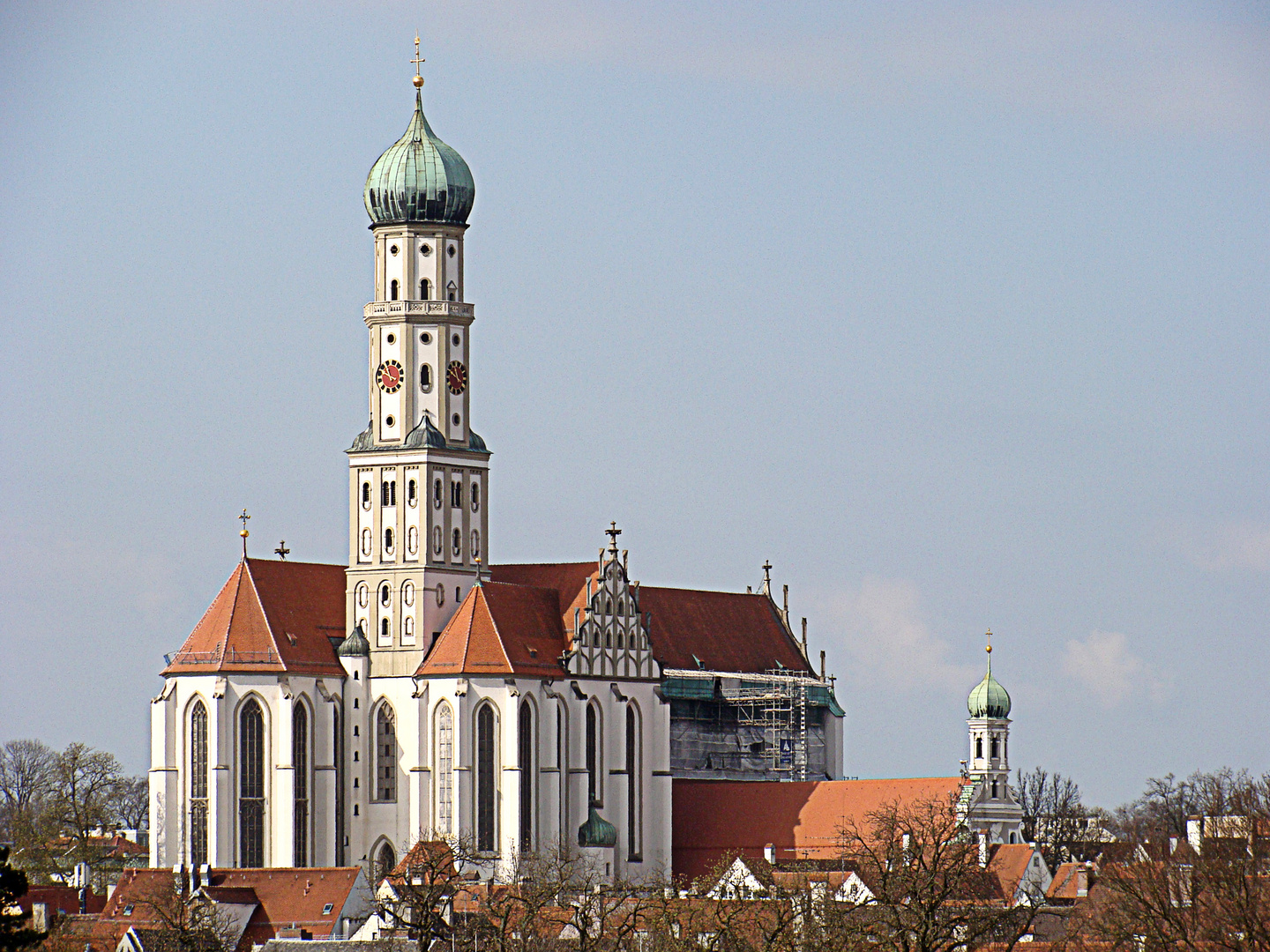 St. Ulrich trohnt über der Altstadt