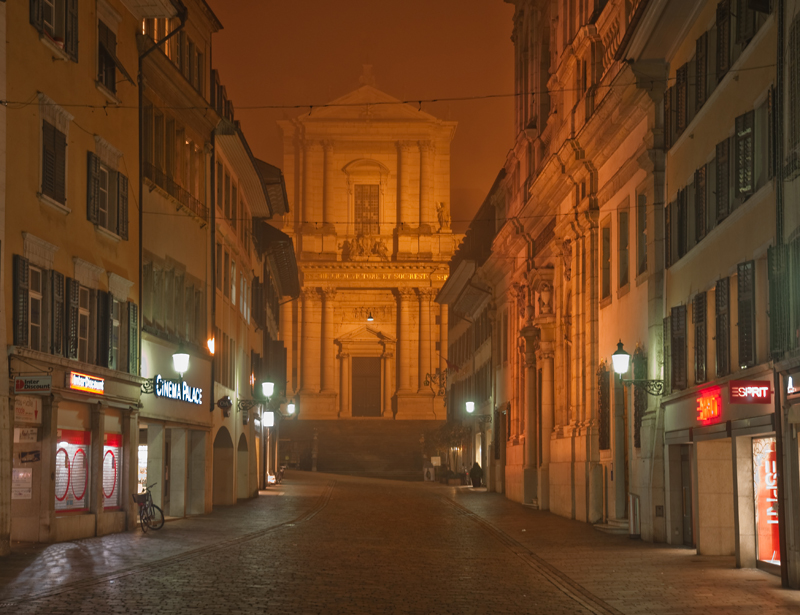 St. Ursenkirche im Nebel