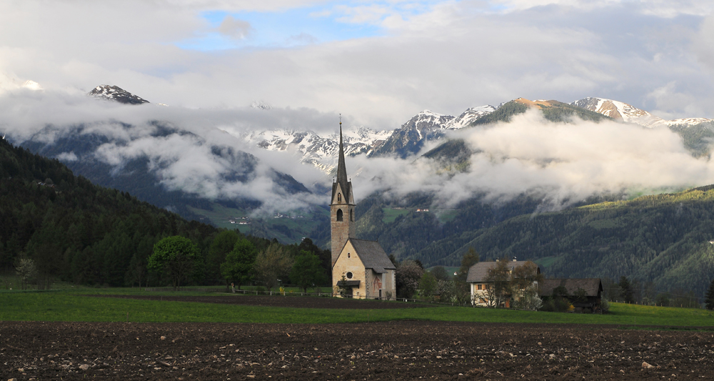 st valentinskirche pfalzen