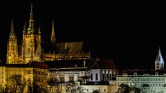 St.-Veits-Dom bei Nacht