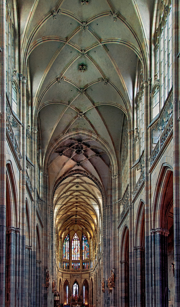 St. Veitsdom, Prag - im Hochformat werden die Dimensionen noch deutlicher....