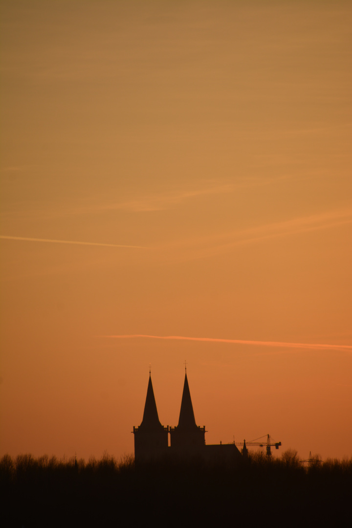 St. Victor und der niederrheinische Himmel