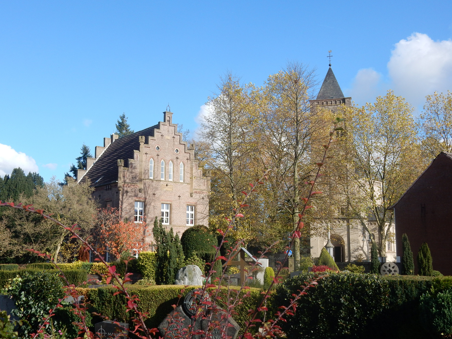 St. Vincentius-Kirche und Pastorat