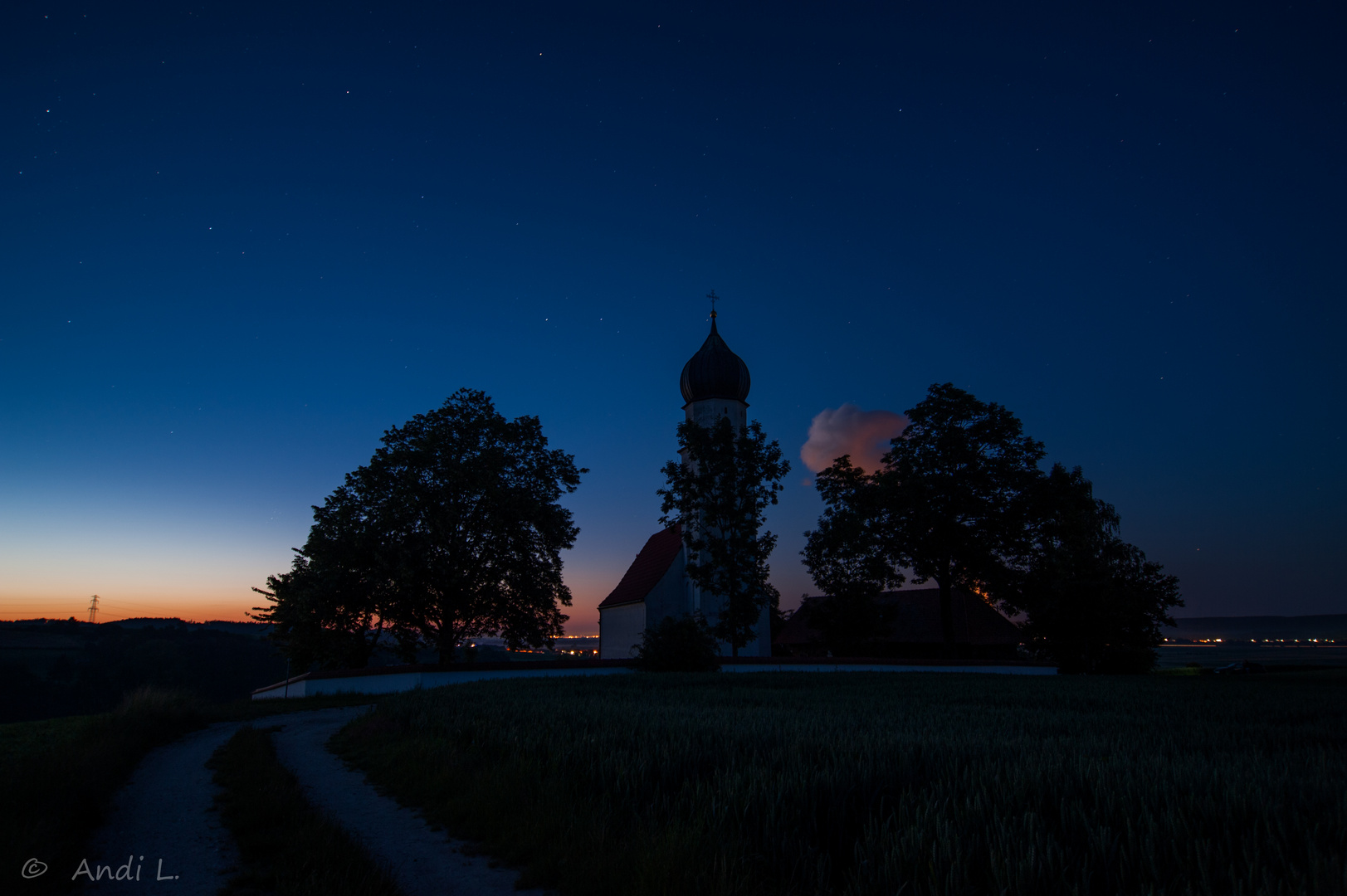 St. Wolfgang Essenbach zur blauen Stunde