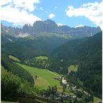 St. Zyprian am Rosengarten an einem schönen Sommertag