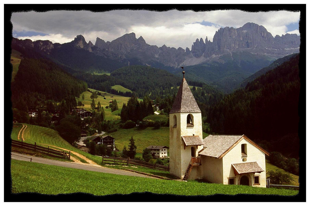 St. Zyprian gegen Rosengarten / Dolomiten