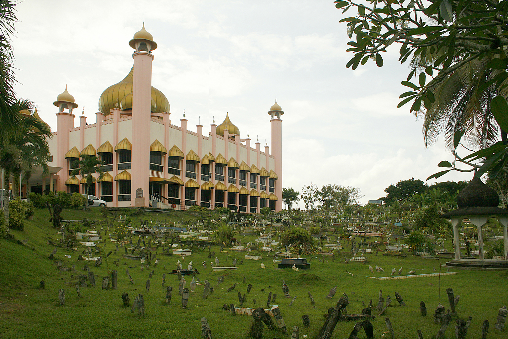 Staatsmoschee Kuching - Masjid Bahagian Mosche