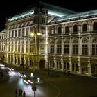 Staatsoper bei Nacht