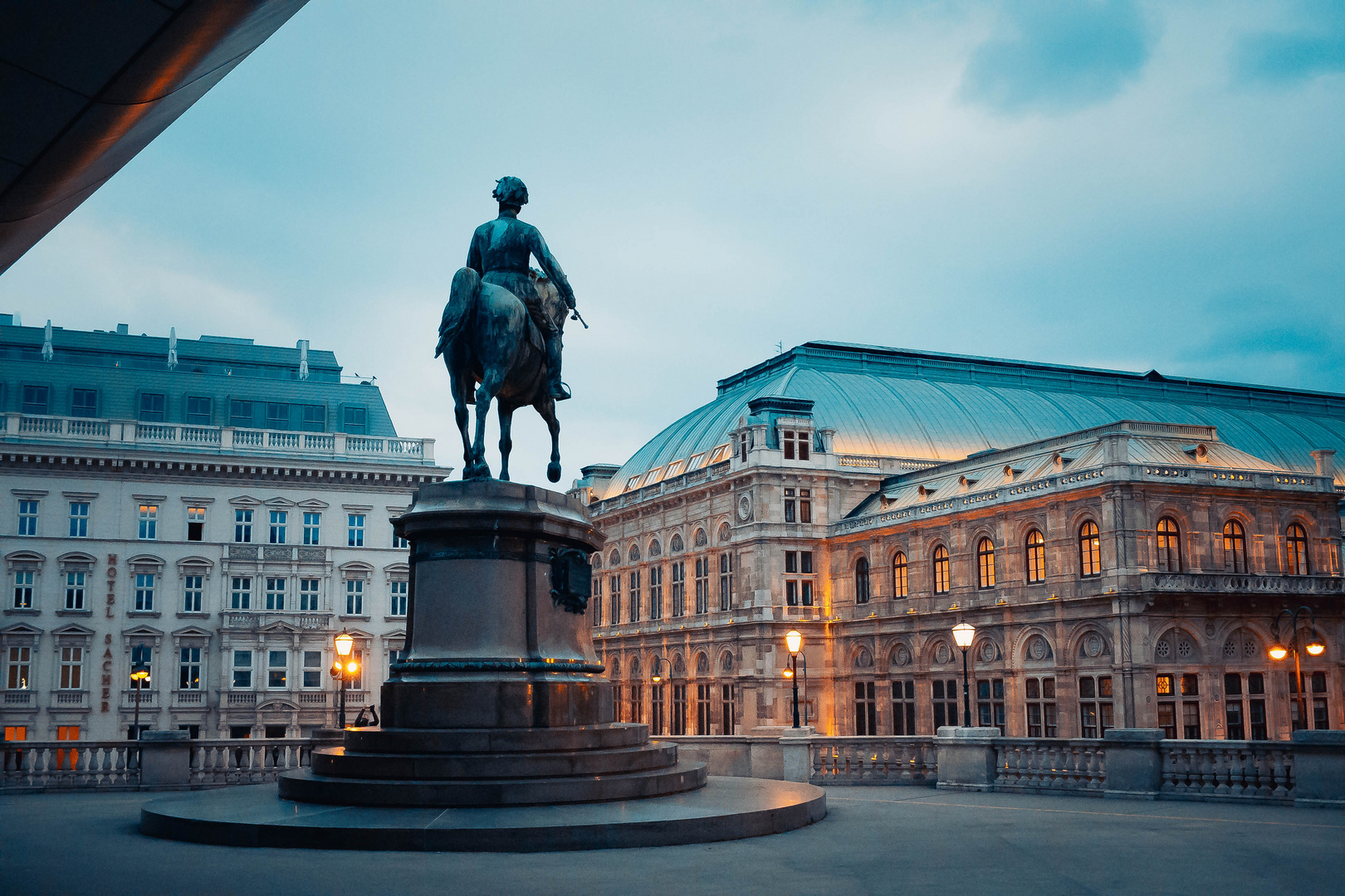 Staatsoper von der Albertina