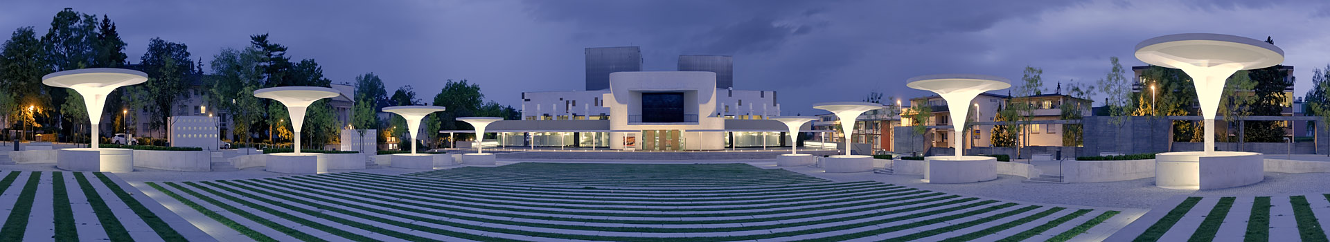 Staatstheater Darmstadt Panorama beleuchtete Abendstimmung HDR