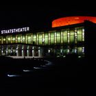 Staatstheater Kassel bei Nacht.