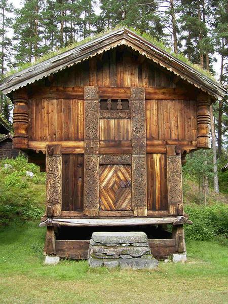 Stabbur im Kviteseid bygdetun (Freilichtmuseum von Kviteseid) Foto